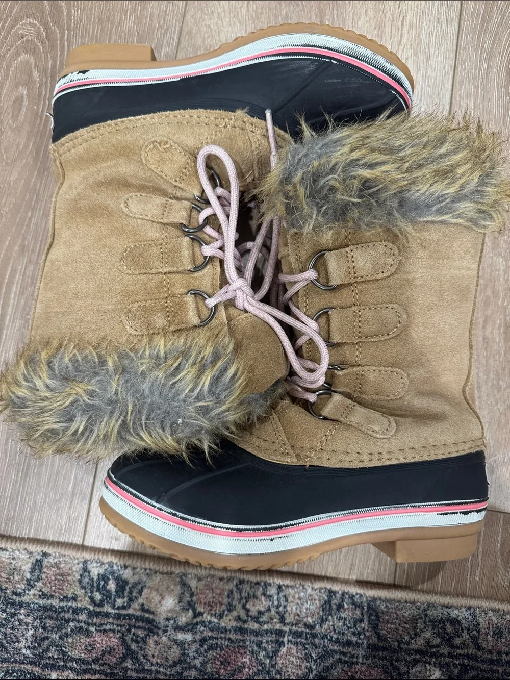 Girls Northside Faux-Fur, thinsulate winter boots with Pink sparkly Laces